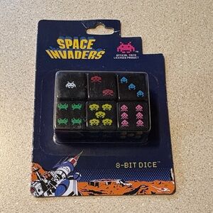 Space Invaders 8-Bit Dice Set